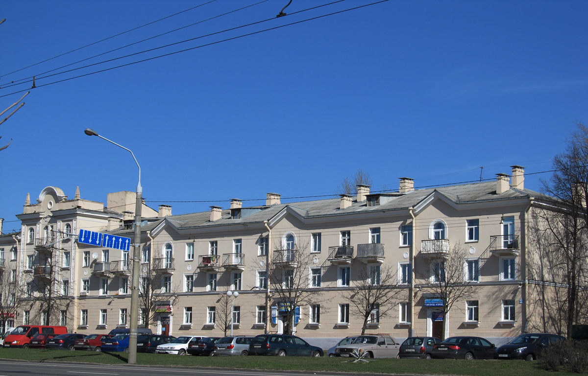 Минск, Партизанский проспект, 109 / Центральная улица, 10 / Улица Челюскинцев, 11
