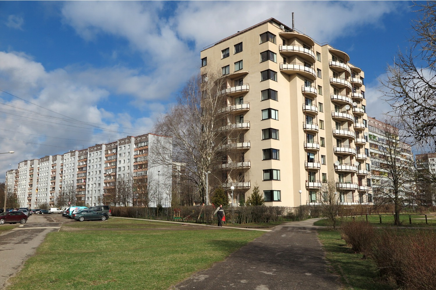 Рига, Pļavnieku iela, 9; Pļavnieku iela, 5