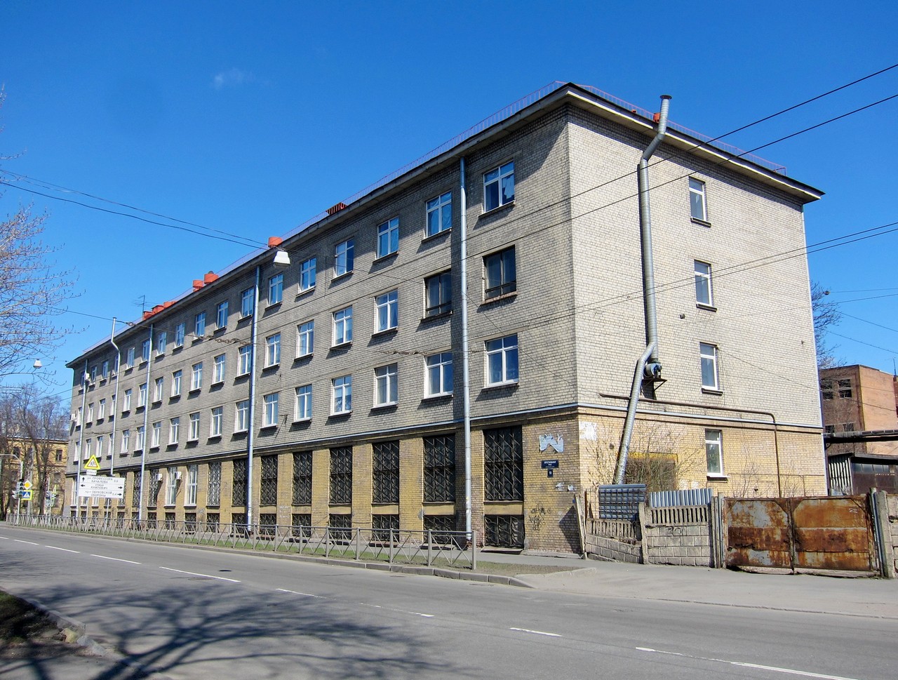Санкт-Петербург, Хрустальная улица, 18а / Смоляная улица, 4а