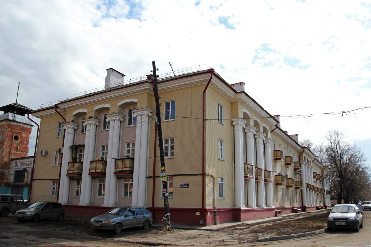 Казань, Адмиралтейская улица, 15 / Мало-Московская улица, 21