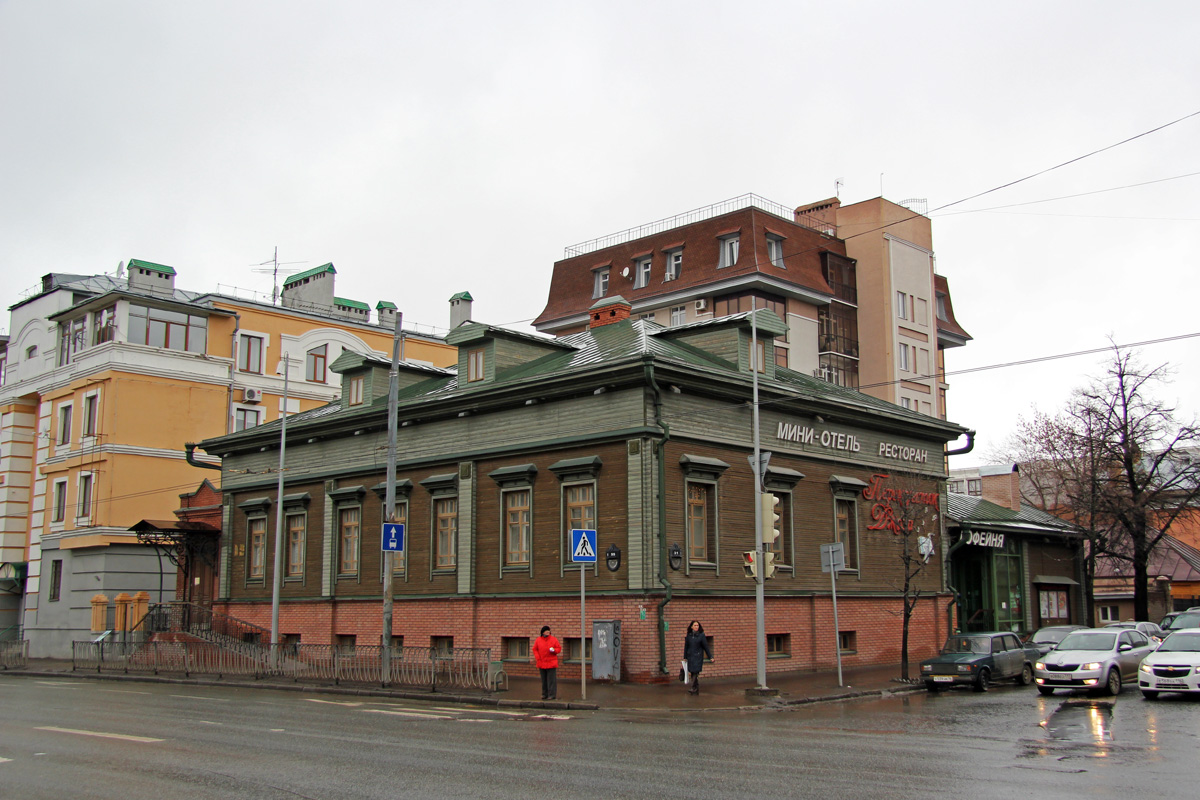 Казань, Улица Карла Маркса, 55 / Улица Муштари, 31