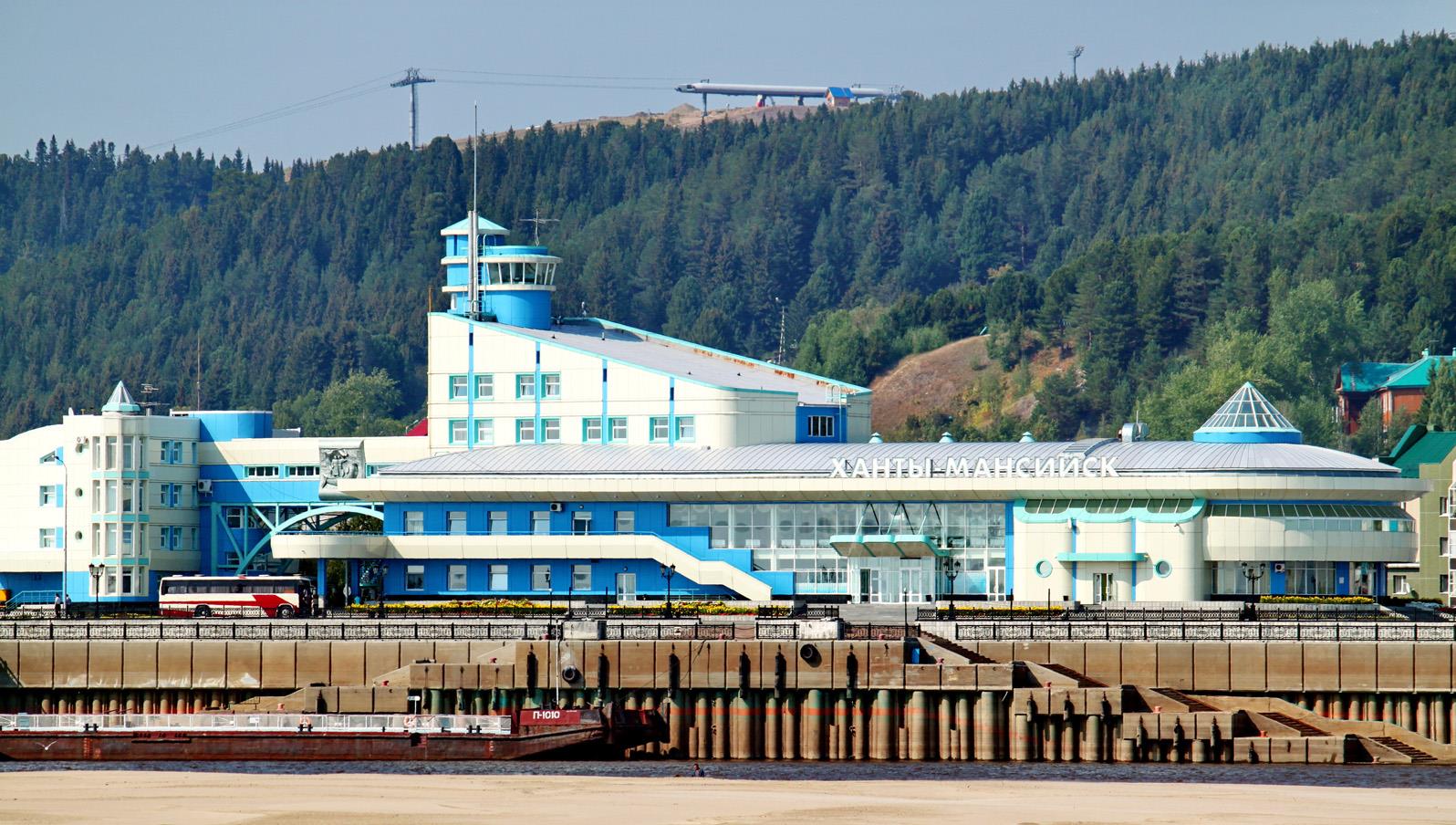 Ханты-Мансийск, Улица Конева, 1