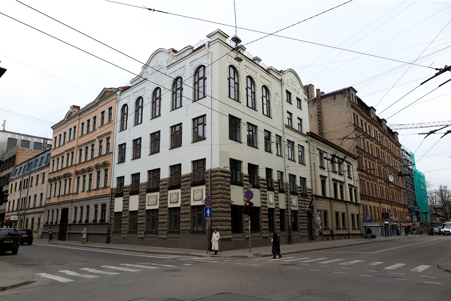 Рига, Dzirnavu iela, 117 / Ernesta Birznieka-Upīša iela, 9; Dzirnavu iela, 117