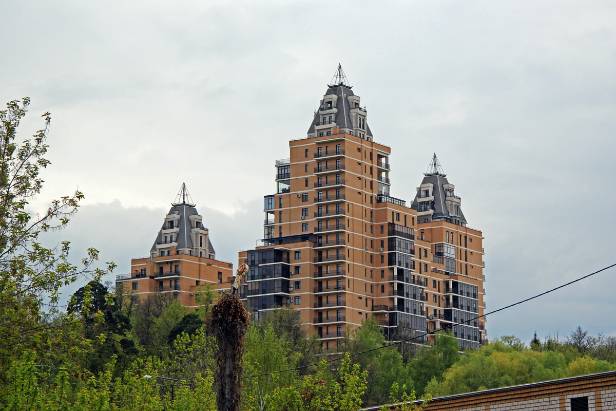 Kaasan, Улица Толстого, 14А