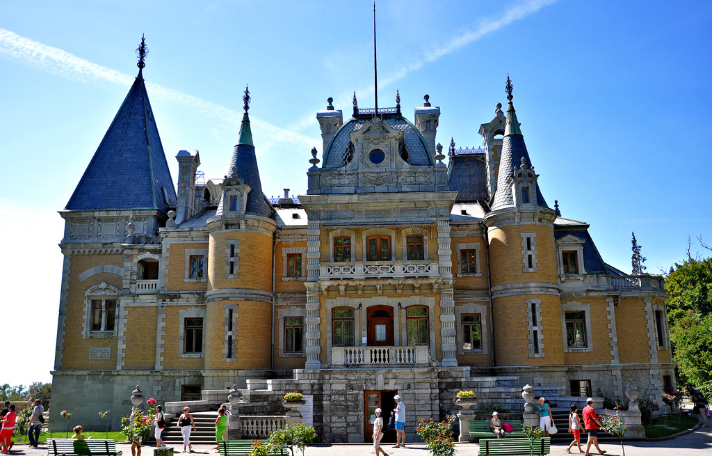 Ялта, пгт Массандра, Симферопольское шоссе, 13