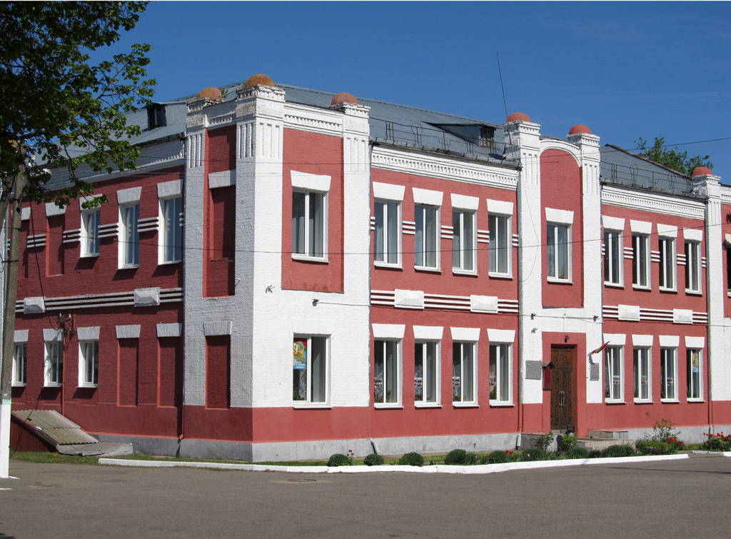 Червень, Площадь Свободы, 8