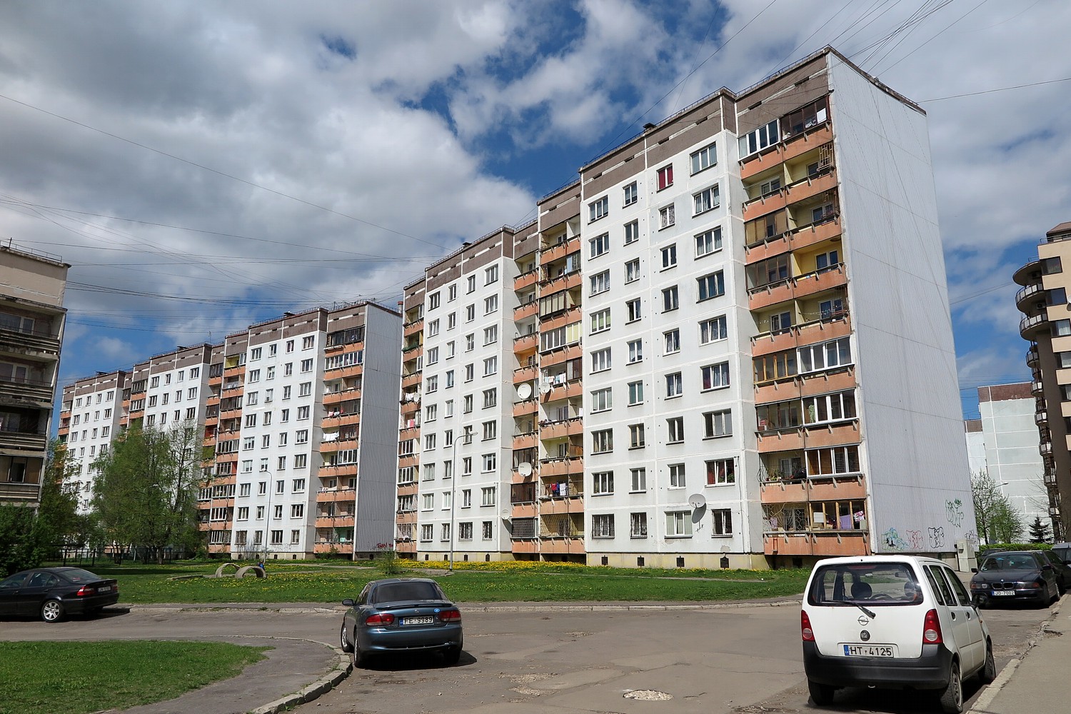 Рига, Pļavnieku iela, 8; Pļavnieku iela, 6