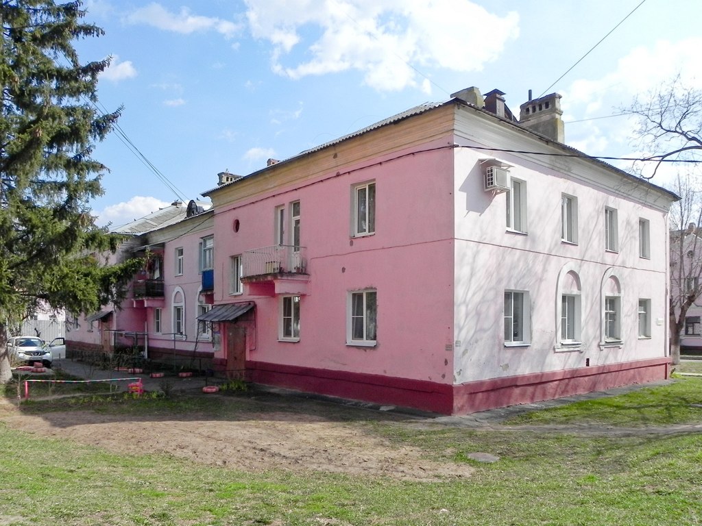 Луховицы, Пионерская улица, 19 / Улица Мира, 2