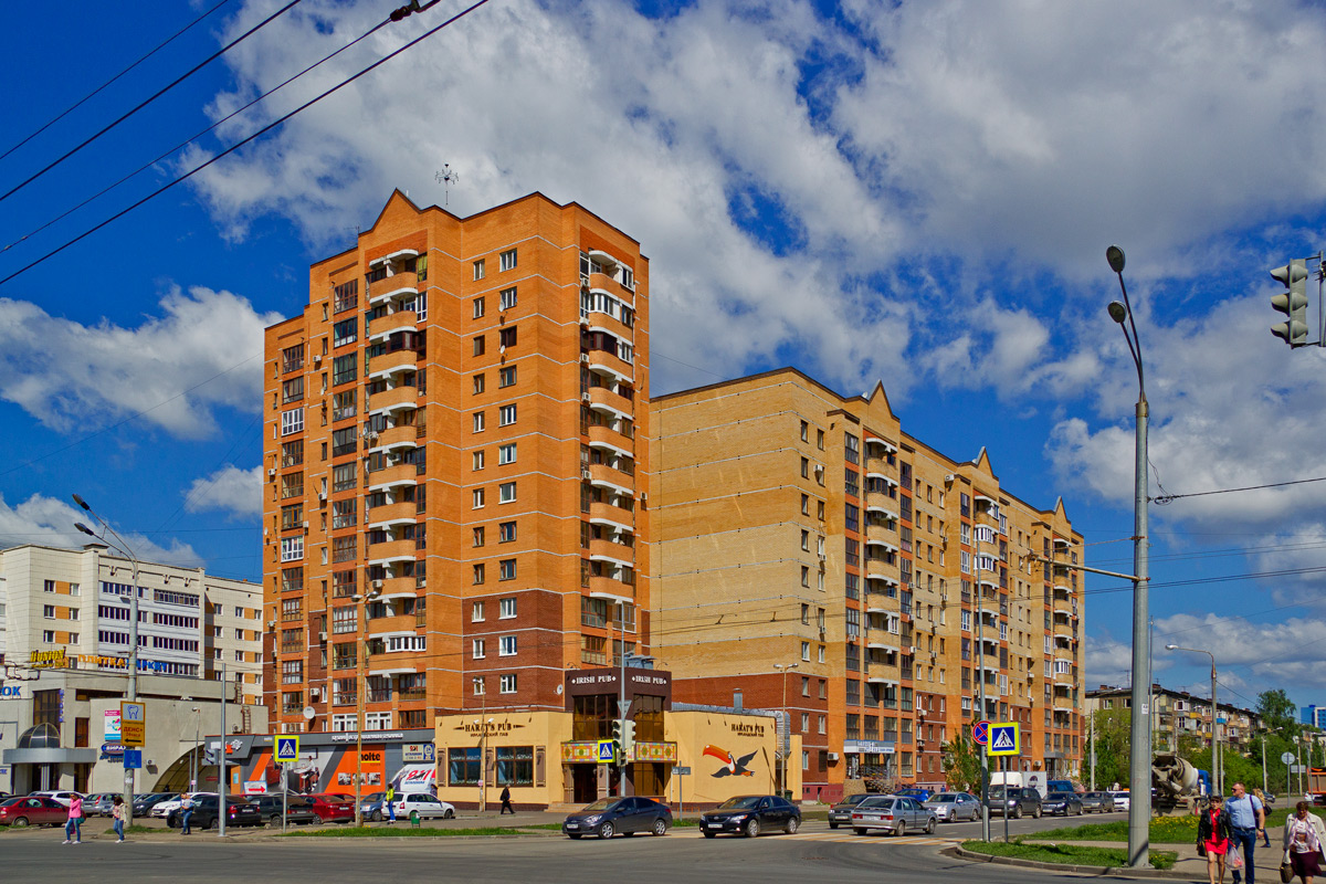 Казань, Чистопольская улица, 7; Улица Бондаренко, 33