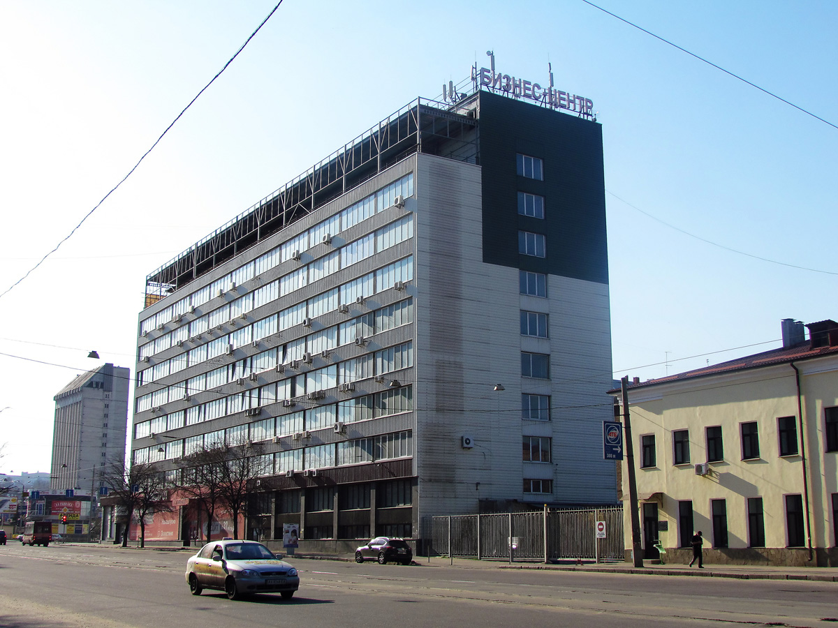 Харьков, Полтавский шлях, 56 / Улица Евгения Котляра, 2