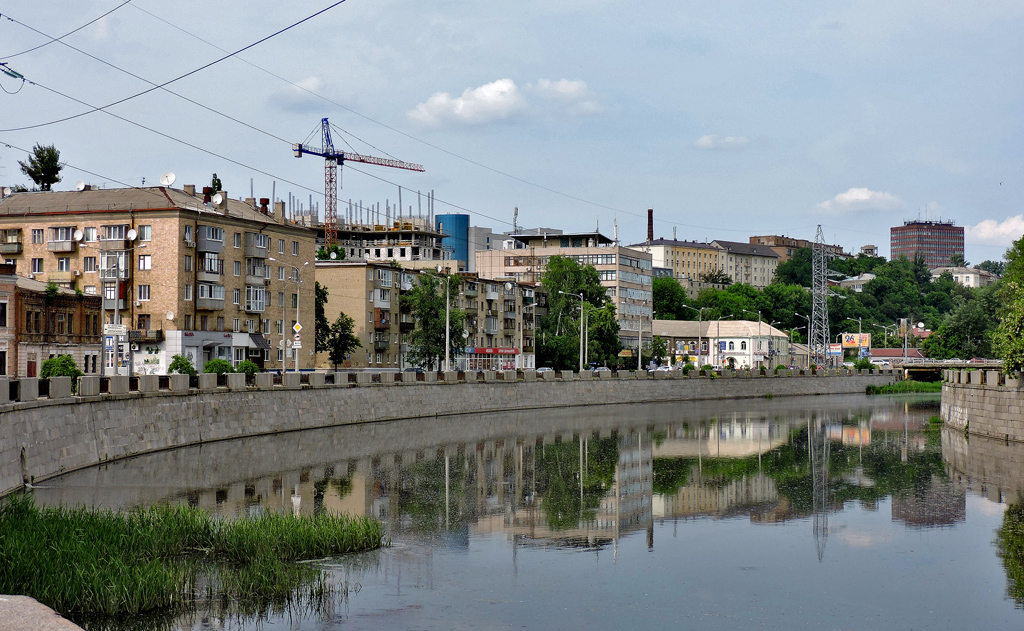 Харкiв, Харьковская набережная, 7-9; Харьковская набережная, 9; Улица Маршала Бажанова, 28