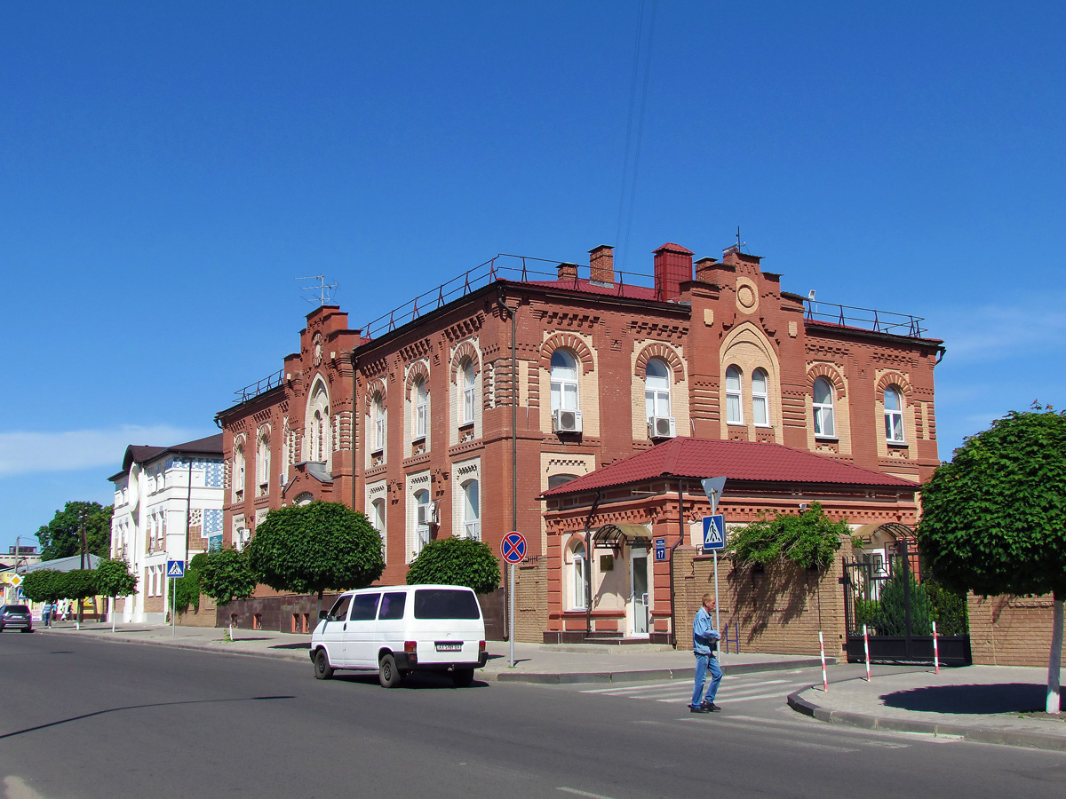 Charków, Площадь Защитников Украины, 17