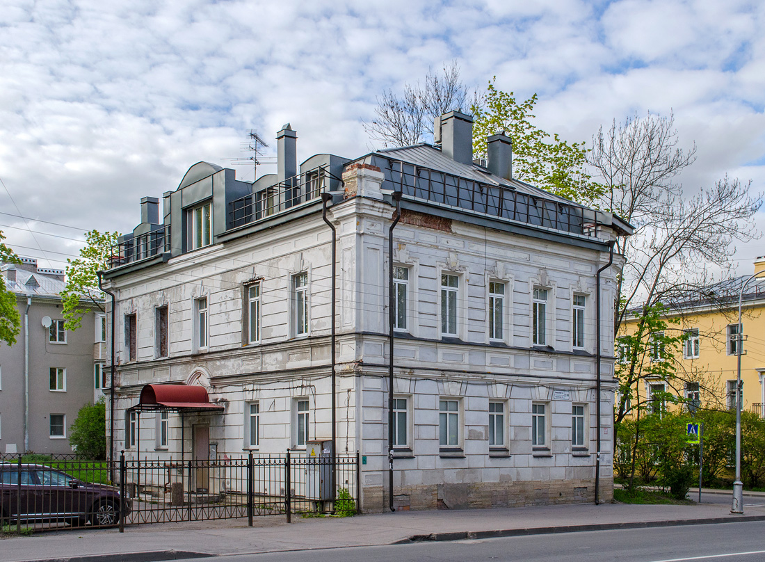 Пушкин, Малая улица, 49 / Конюшенная улица, 12