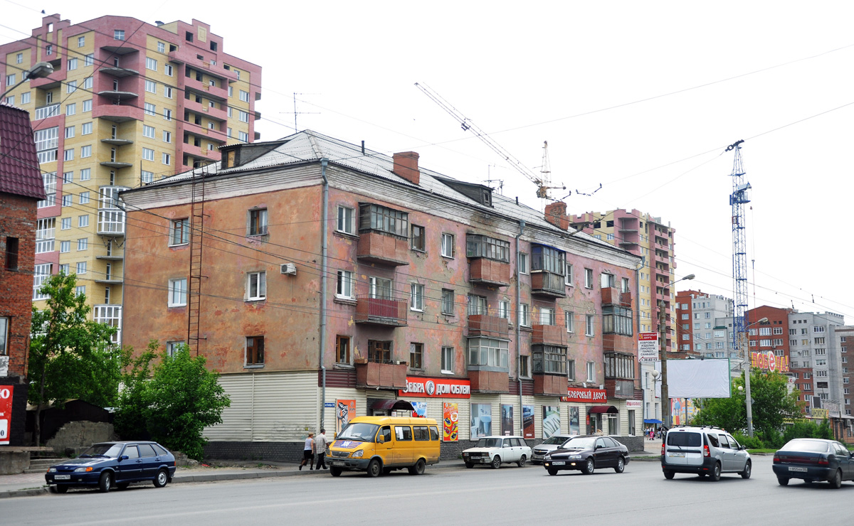 Омск, Улица 13-я линия, 37 корп. 5; Улица 10 лет Октября, 138