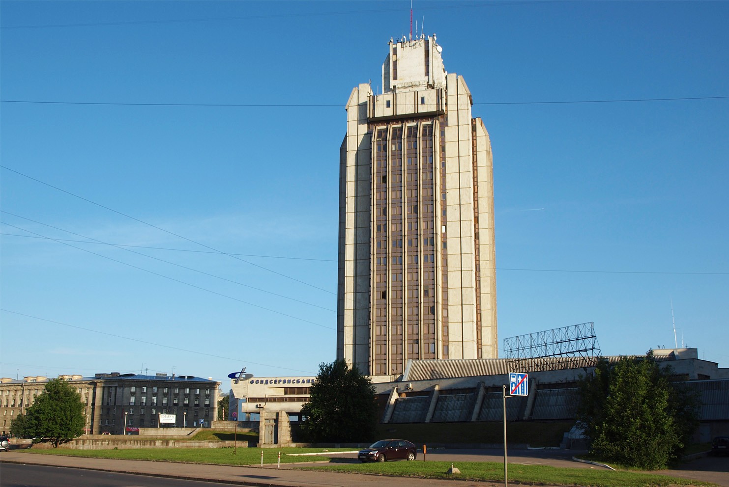 Санкт-Пецярбург, Кантемировская улица, 12