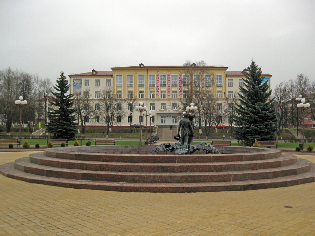 Молодечно, Центральная площадь, 1 Молодечно, Центральная площадь, 1