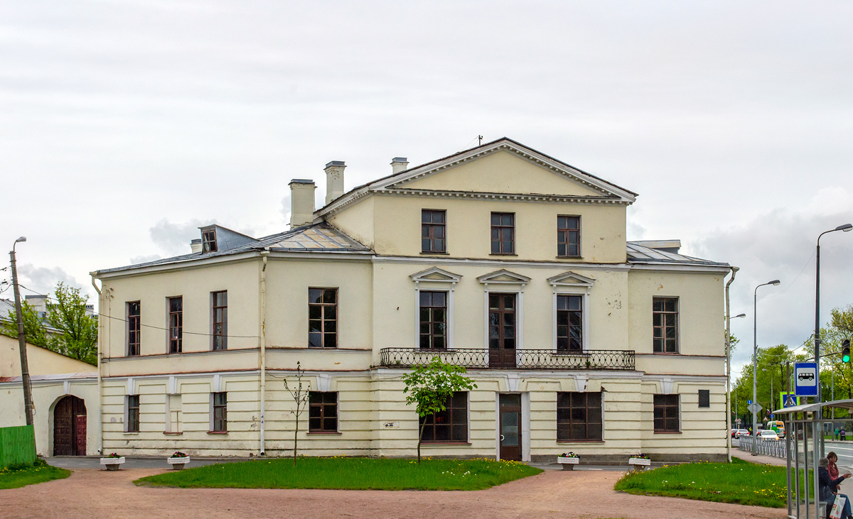 Strielna, Санкт-Петербургское шоссе, 66 / Почтовый переулок, 1