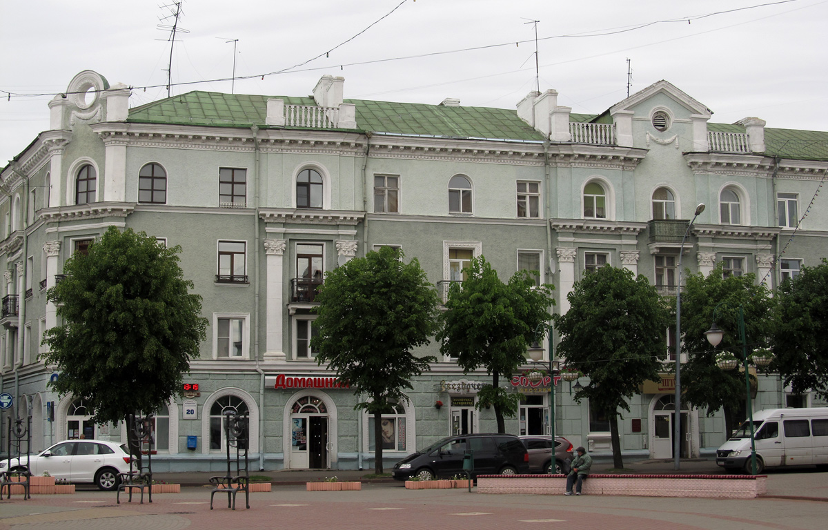 Могилёв, Ленинская улица, 49 / Улица Лепешинского, 20