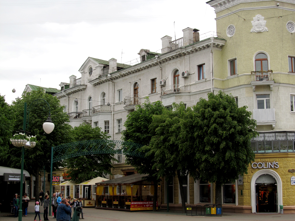 Могилёв, Ленинская улица, 44 / Улица Будённого, 13