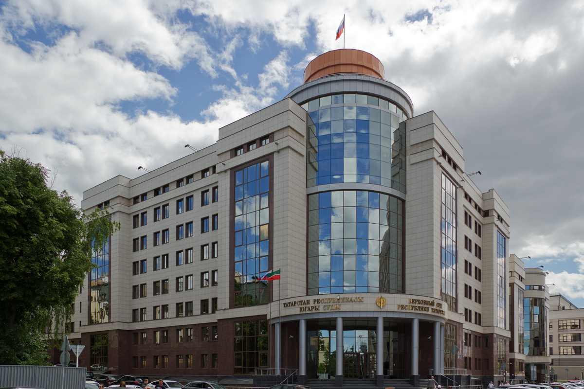 Казань, Улица Пушкина, 72 / Бассейная улица, 2