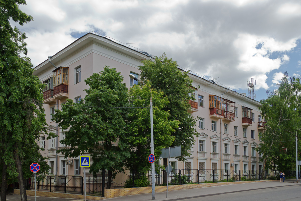 Kazań, Улица Япеева, 8 / Улица Бехтерева, 2