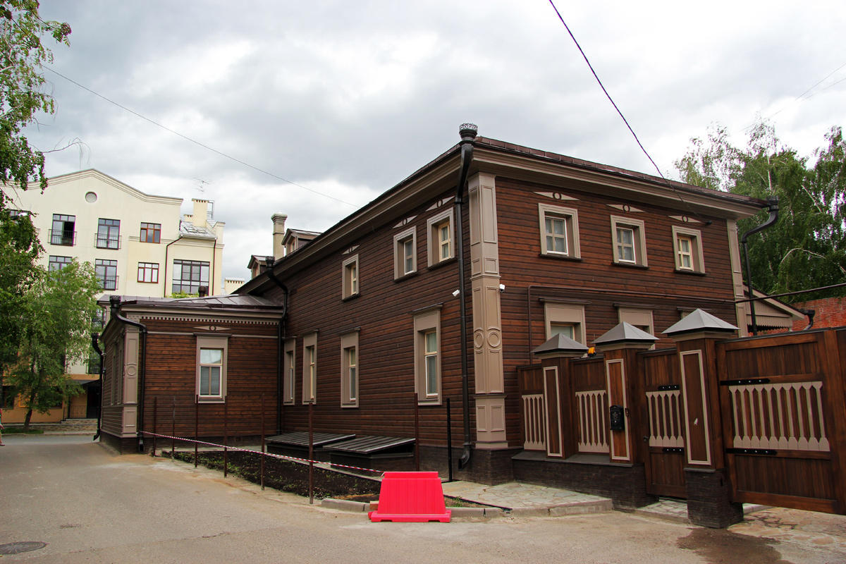 Казань, Улица Маяковского, 9 / Катановский переулок, 8