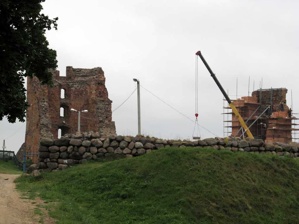 Новогрудок, Улица Малый Замок, Башня Щитовка; Улица Малый Замок,  Костёльная башня