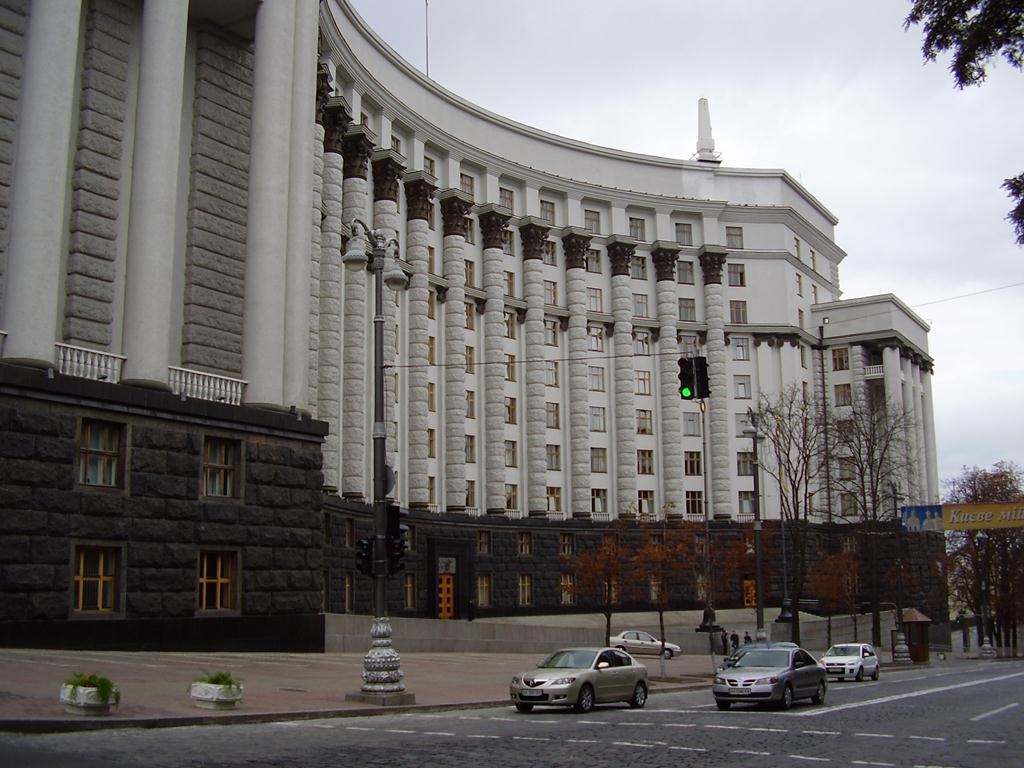 Киев, Улица Михаила Грушевского, 12 / Садовая улица, 2
