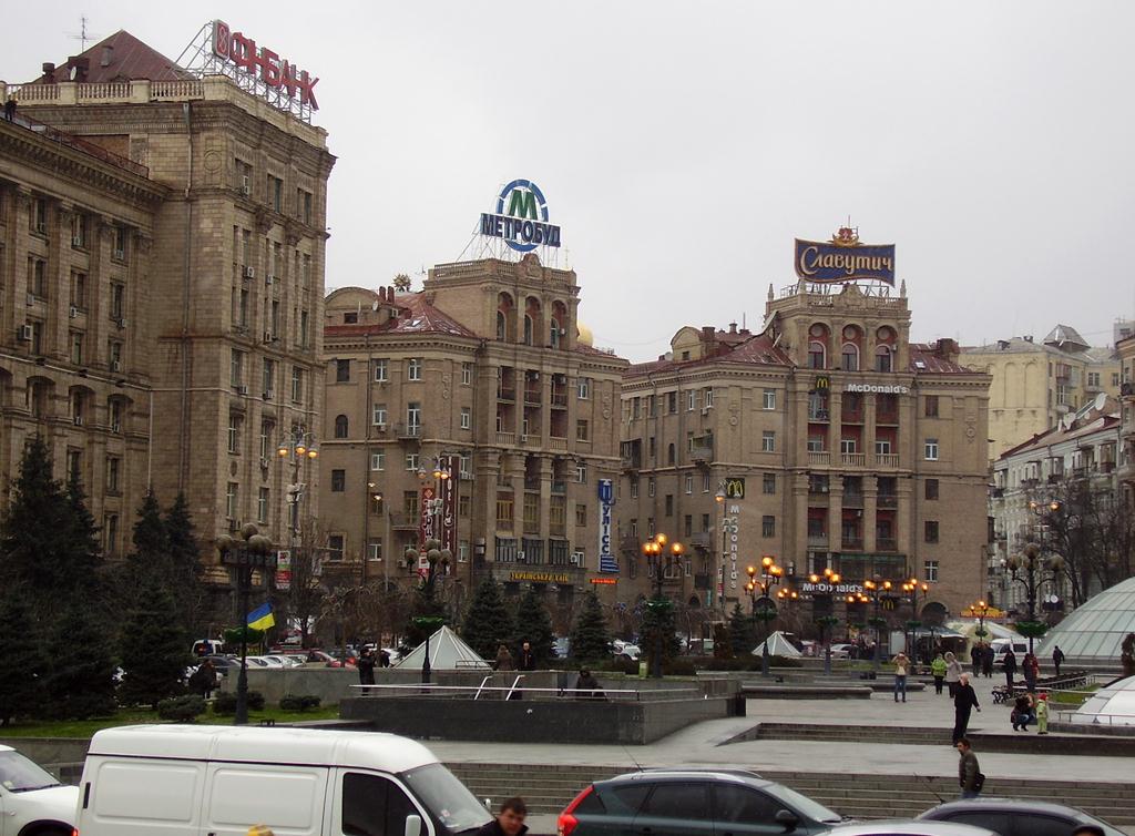 Киев, Улица Бориса Гринченко, 1; Улица Бориса Гринченко, 2 / Переулок Тараса Шевченко, 1; Софиевская улица, 1 / Переулок Тараса Шевченко, 2
