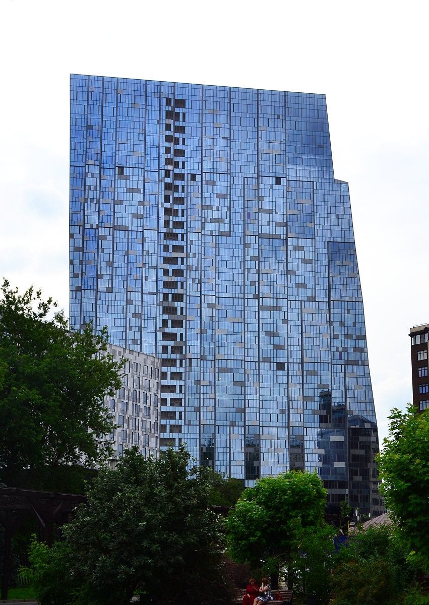 Москва, Мосфильмовская улица, 8