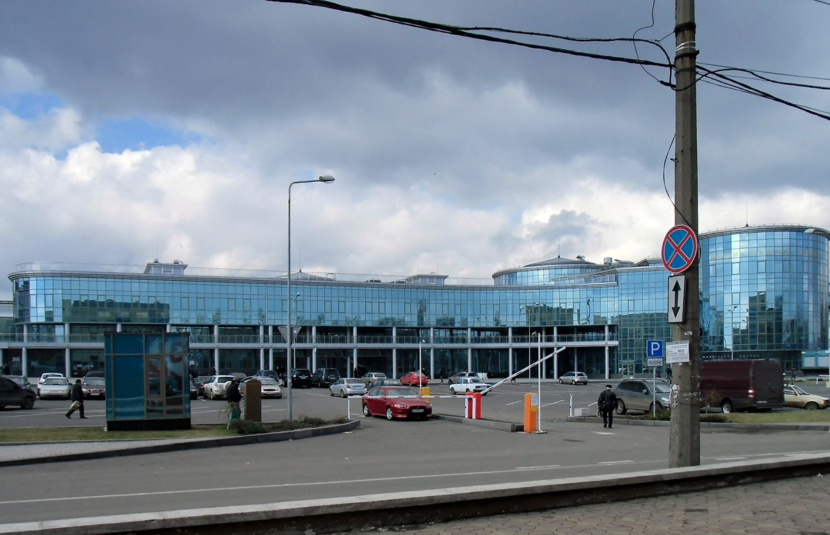 Донецк, Привокзальная площадь, 1 корп. 1 / Сиверская улица, 4а