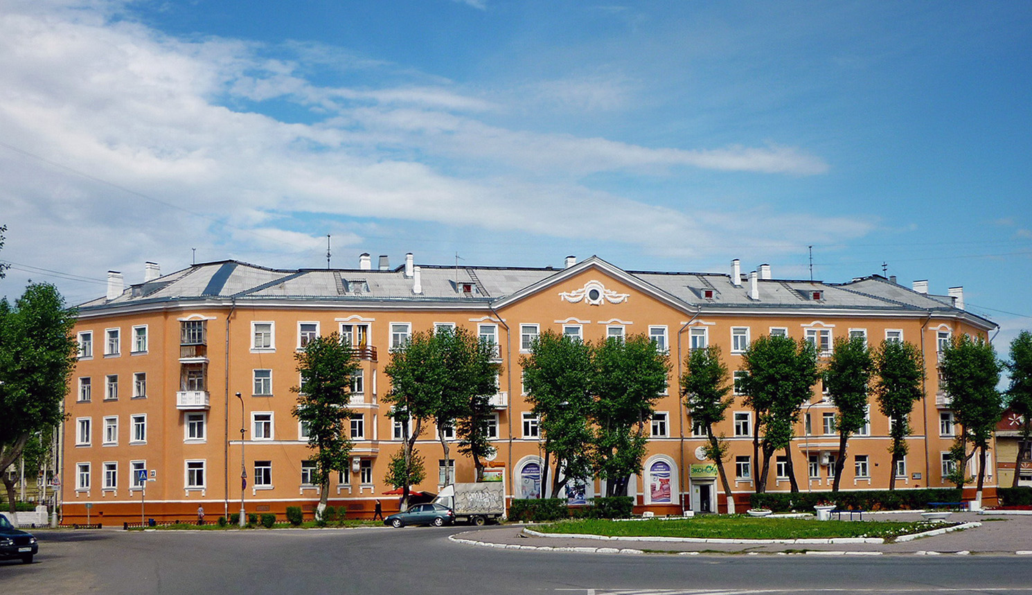 Северодвинск, Проспект Ленина, 33 / Улица Ломоносова, 40