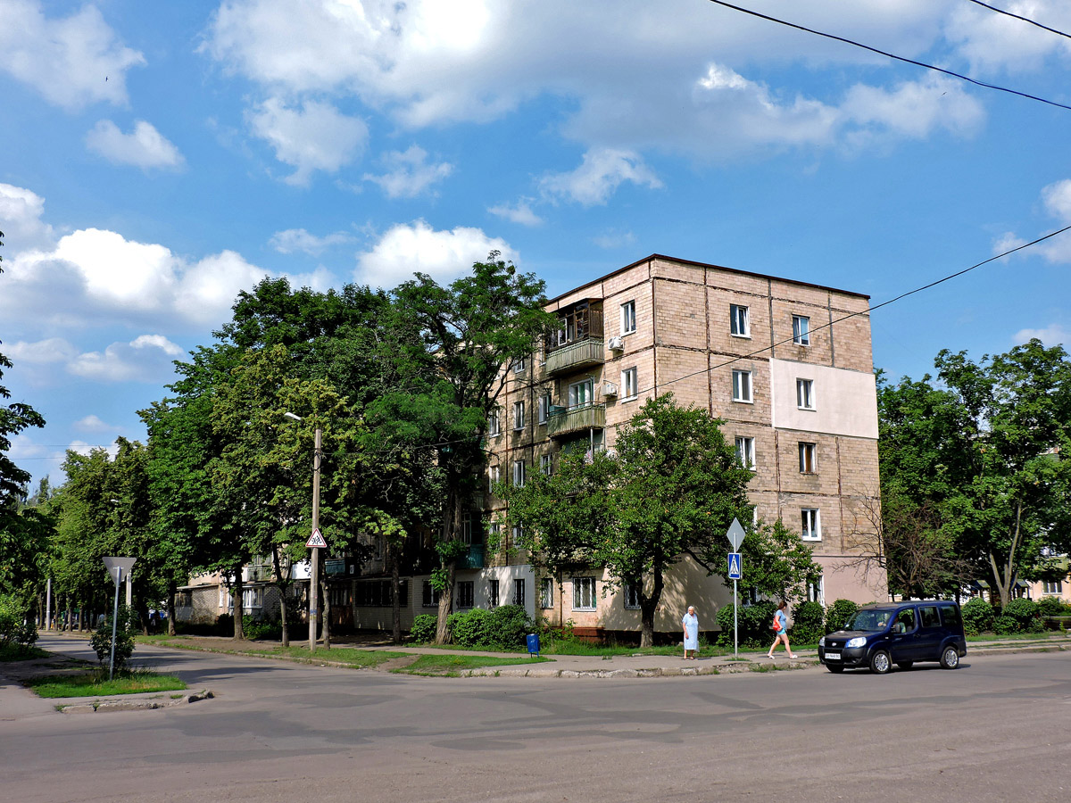 Харьков, Улица Василия Мельникова, 11 / Бульвар Юрьева, 7