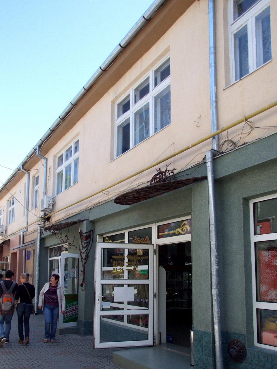 Ужгород, Театральная площадь, 9