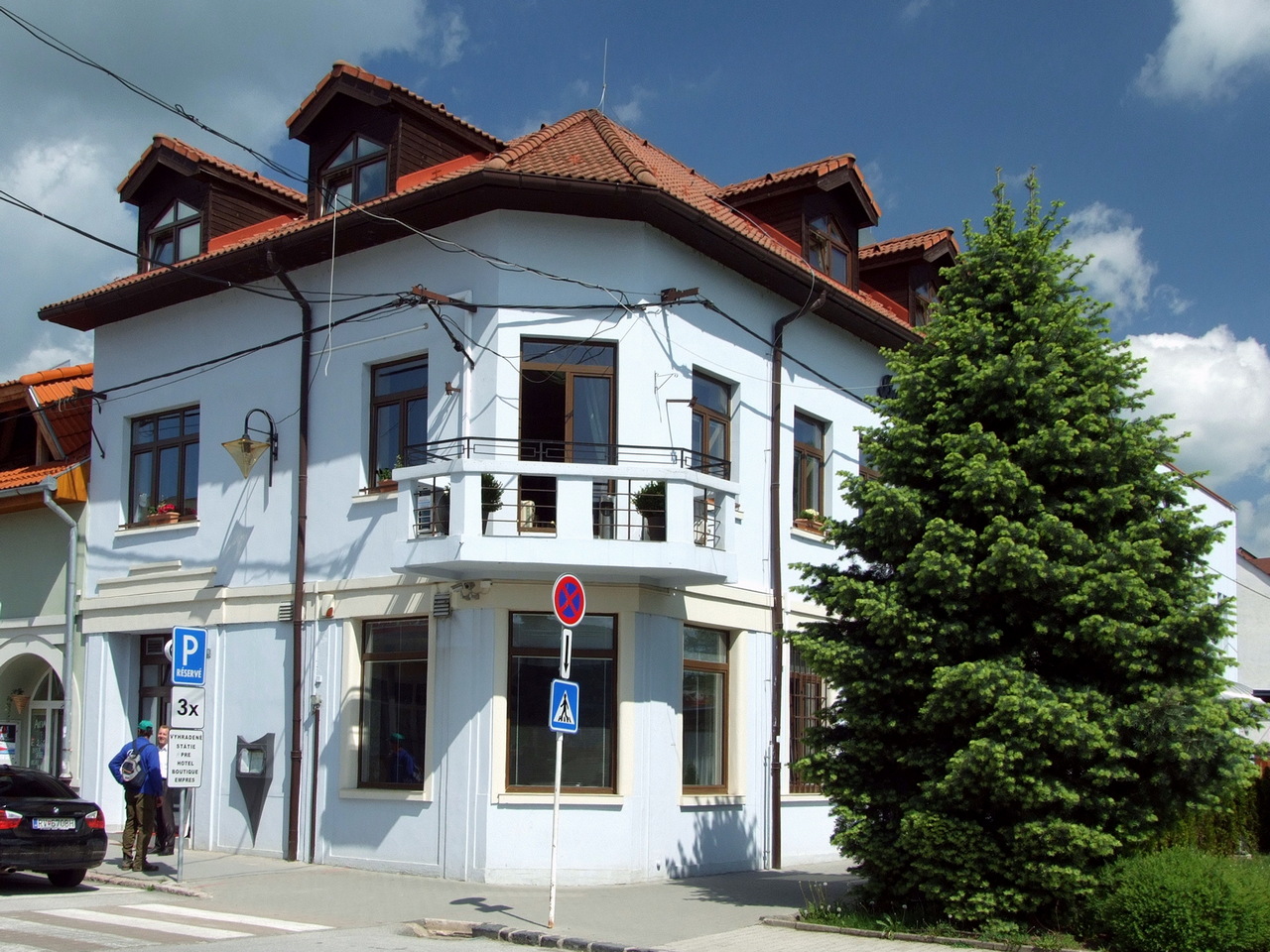 Рожнява, Košická ulica, 1 / Šafárikova ulica