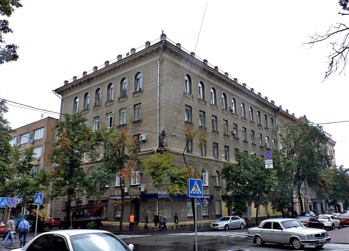 Харьков, Мироносицкая улица, 27 / Улица Свободы, 6