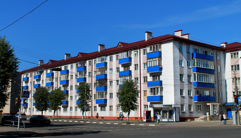 Полоцк, Улица Гоголя, 27 / Октябрьская улица, 41 (подъезды 4—7)