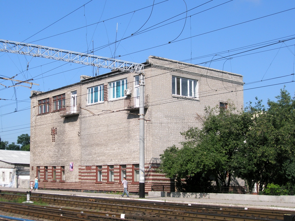 Луганск, Улица Виктора Пятёркина, 6