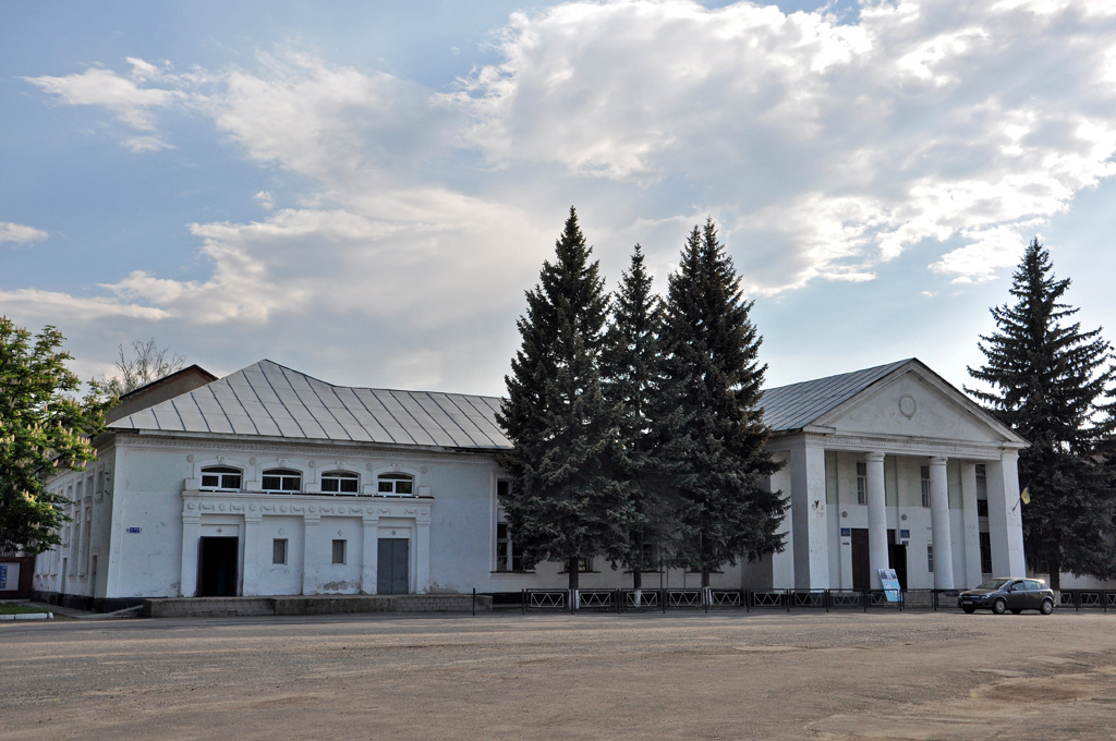 Тростянец, Улица Мира, 7