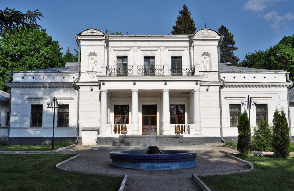 Trostyanets', Улица Мира, 18