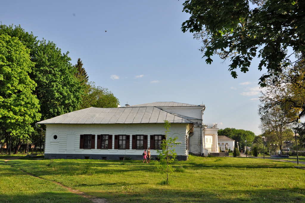 Тростянець, Улица Мира, 18