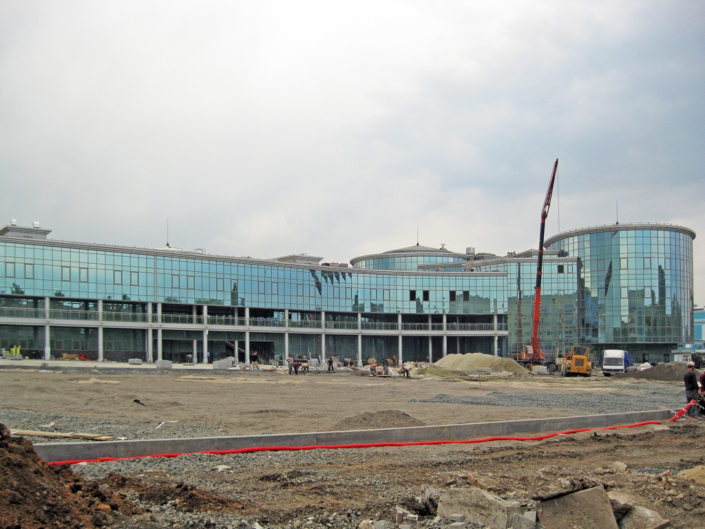 Донецьк, Привокзальная площадь, 1 корп. 1 / Сиверская улица, 4а