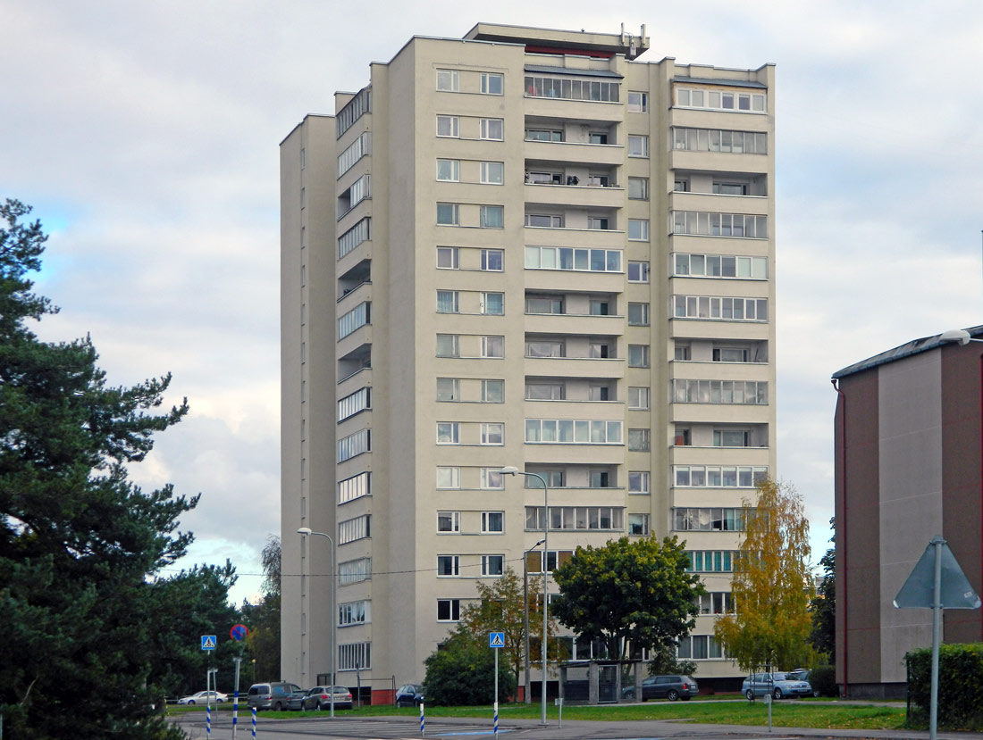 Таллин, Ehitajate tee, 13