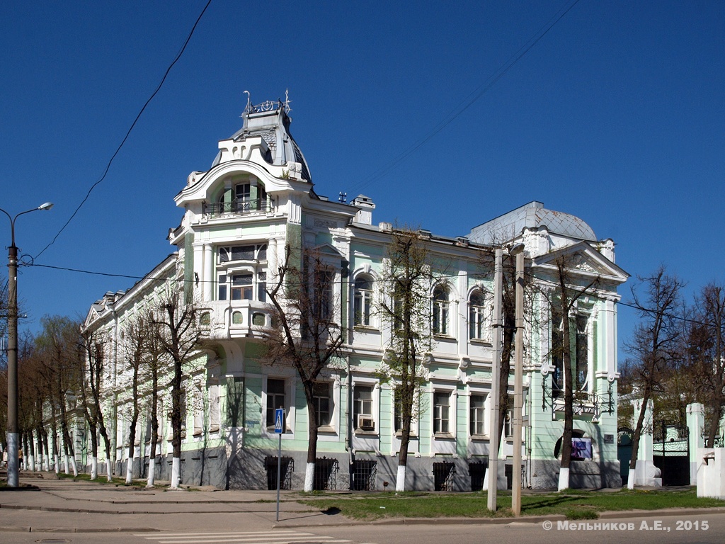 Иваново, Улица Батурина, 11 / Проспект Ленина, 42