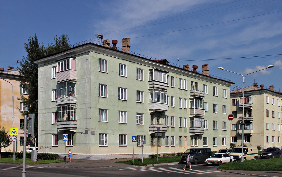 Zheleznogorsk, Улица Андреева, 4 / Школьная улица, 45
