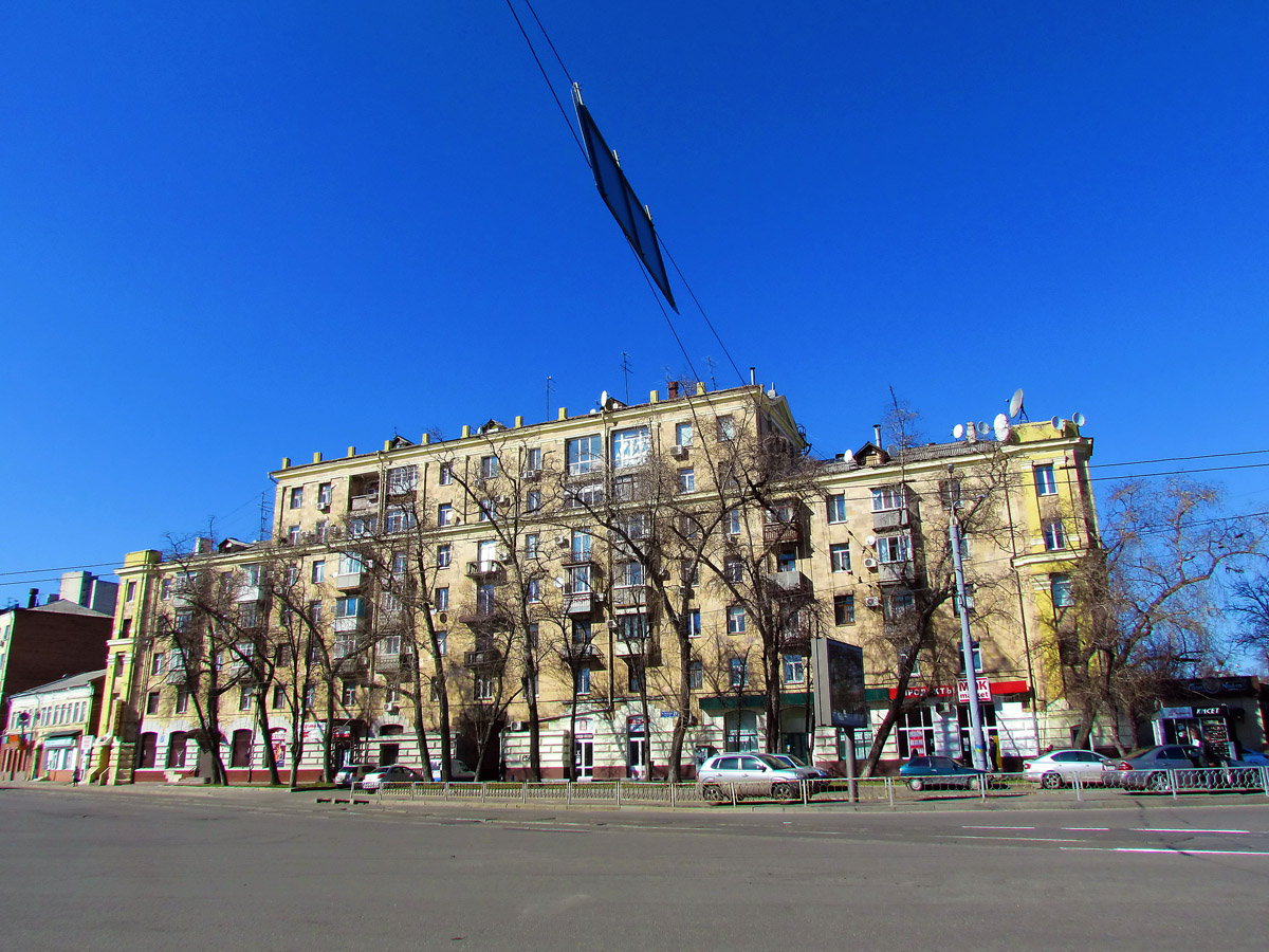 Charkow, Проспект Героев Харькова, 27 / Харьковская набережная, 1