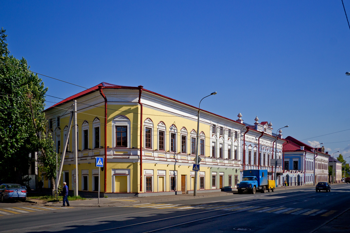 Казань, Улица Габдуллы Тукая, 81 / Улица Сафьян, 9; Улица Габдуллы Тукая, 83