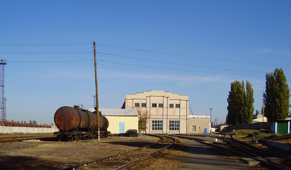 Попасная, Днепровская улица, 1