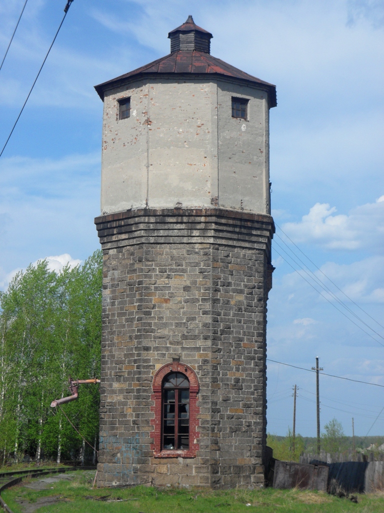 Verkhoturye, пос. Привокзальный, Вокзальная улица, 1*