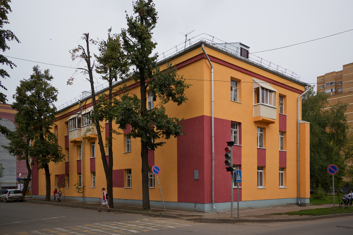 Казань, Улица Чапаева, 12 / Улица Максимова, 42